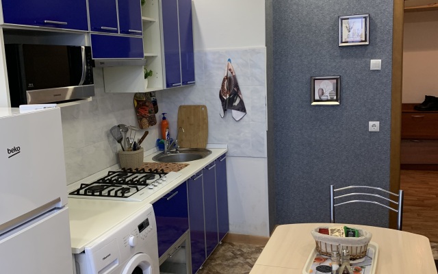 Квартира с Балконом на Строителей 28