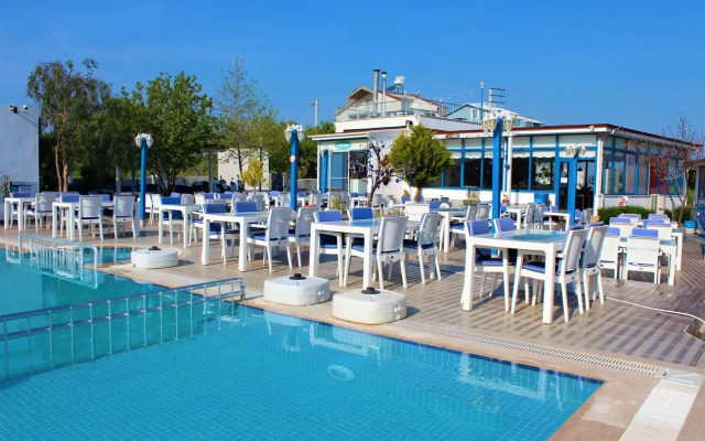 Mavi Restaurant & Apartments 1