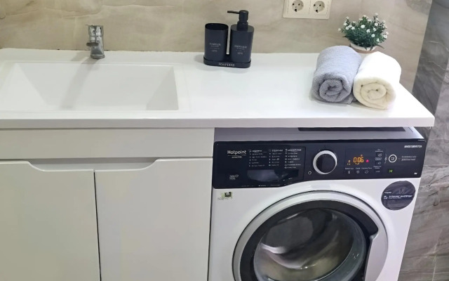 Квартира Двухкомнатная с Потрясающим Видом на Море