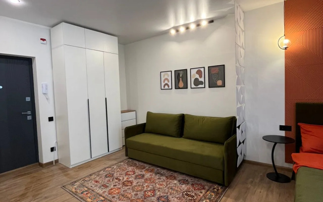 Stilnaya Kvartira V Tsentre Zapadnogo Flat