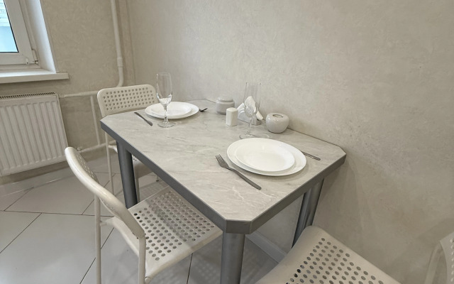 Uyutnaya Odnushka s Dizaynerskim Remontom Flat