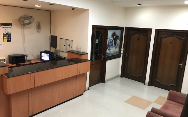 D R International Hotel