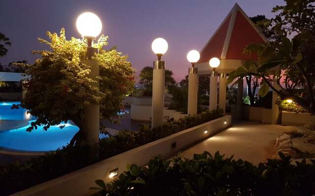 Апартаменты Jomtien Plaza Condotel