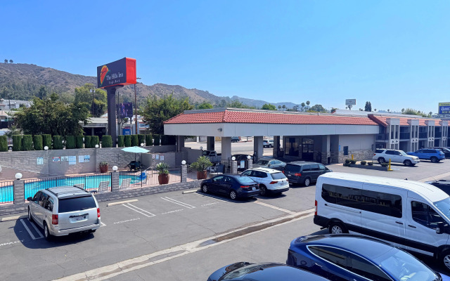 Отель The Hills Inn Eagle Rock Near Old Town Pasadena