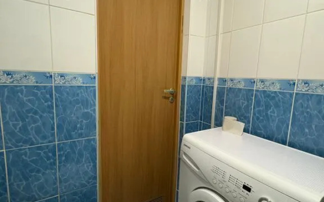 Квартира для командировочных рядом с заводами Лукойл, Каустик;