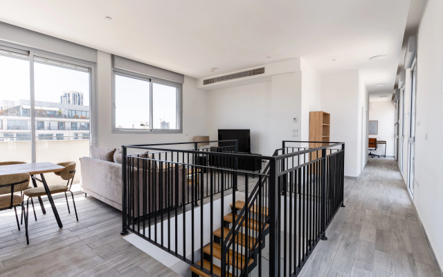 Blueground at Florentine Penthouse 3 Balconies ID21 Apartments