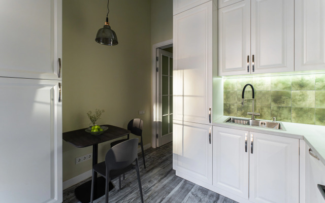 KeyGo #0118, 1 Bedroom, Near Republic Square Apartments