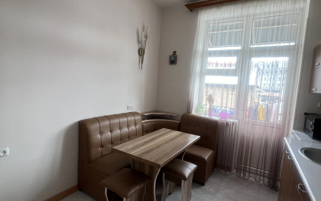 Apartment In North Avenu Apartments
