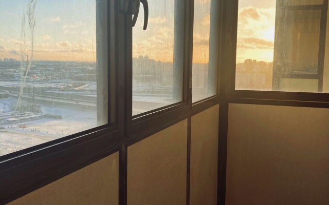 Квартира Семейная студия на Охтинской 16