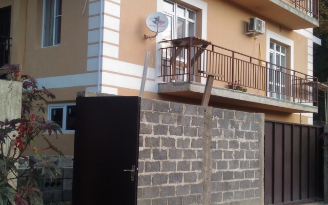 Tomichka Guest House