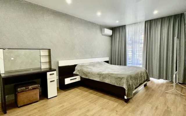 Na Pereletnoy 22 Flat