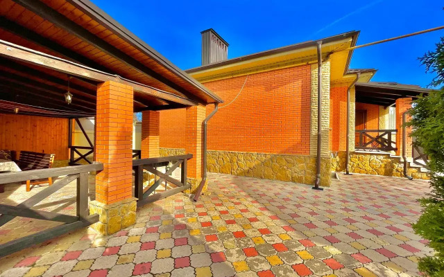 Частный дом Дом двухэтажный "ЛОЗА ВИНОГРАДА"