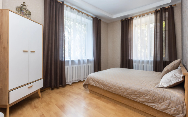 Na Ploschadi Pobedy Apartments