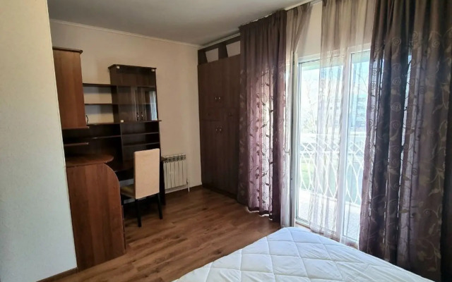 Частный дом Таунхаус Трёхэтажный на Пионерском Проспекте 114В