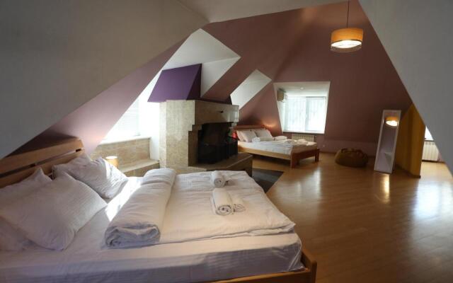 Davids Apartments