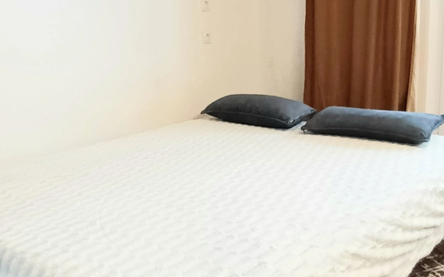 Квартира новая уютная студия на Берегу Иртыша