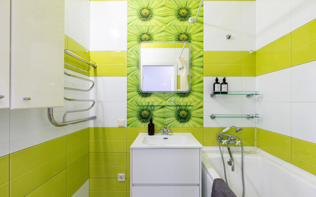 Апартаменты на Моисеенко 4