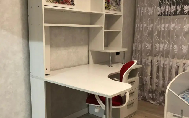 Tryoshka s Vidom na Park i Prud Apartments