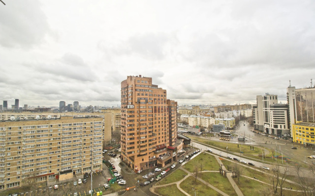 Uyutnaya Trekhkomnatnaya Vozle Metro Proletarskaya Flat
