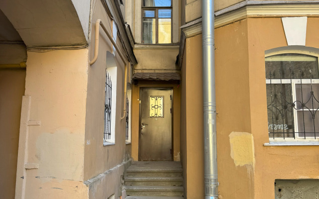 Квартира с отдельным входом у Троицкого Собора