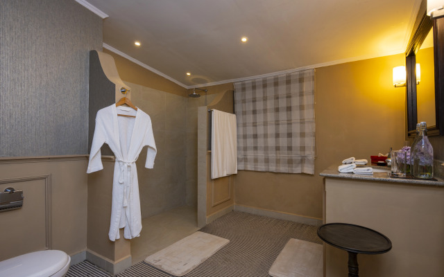 Hill Rise Luxury Villa & Stables by Edwards Collection Villa