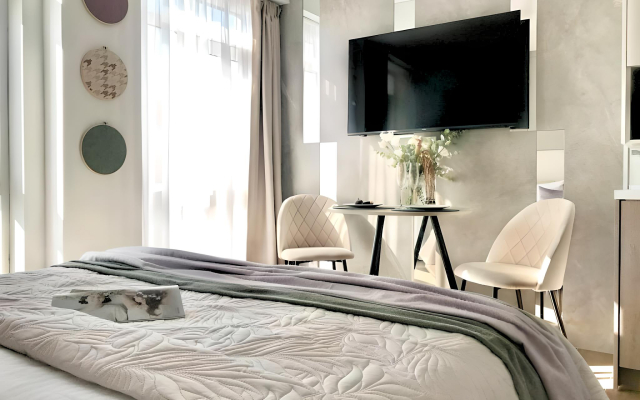 Апартаменты АК Миррор на Учительской