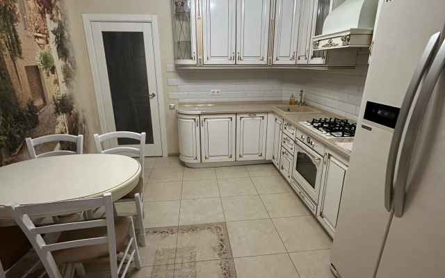 So Svetloy Auroy Flat