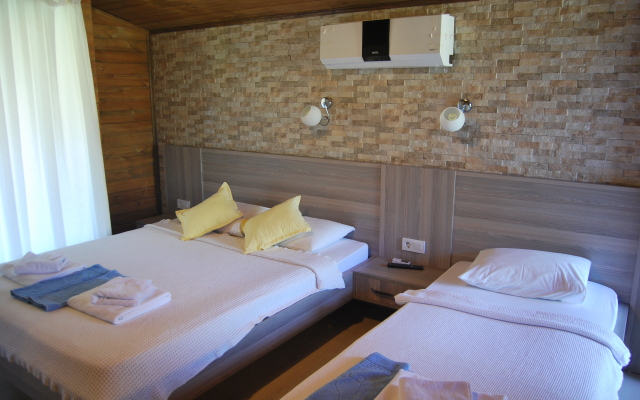 Nuri's Beach Bungalow