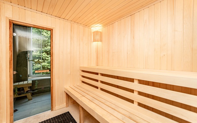 Shikarny Dom V Aprelevke S Basseynom I Saunoy Private house