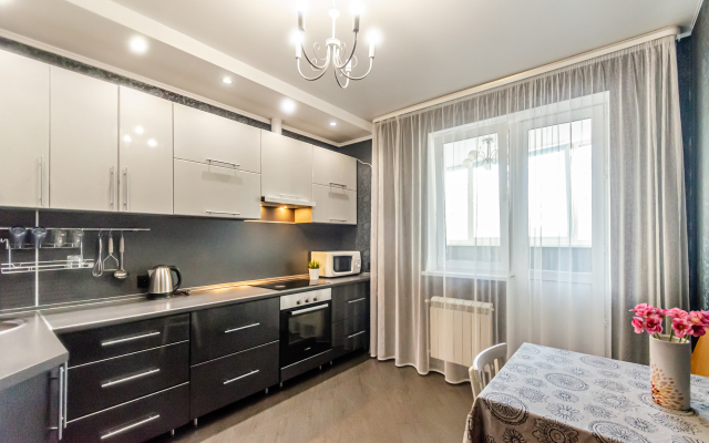 Апартаменты 1-к Квартира на Лукачева 6