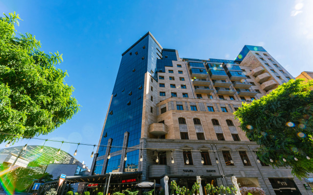 KeyGo #0099, 1 Bedroom, Balcony, Near National Gallery Apartments