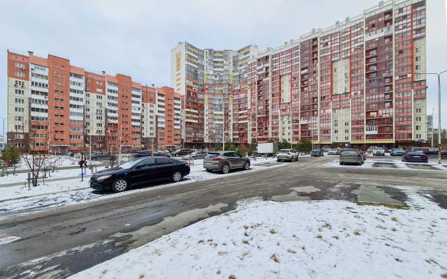 Na Bratyev Kashirinykh 131 Flat