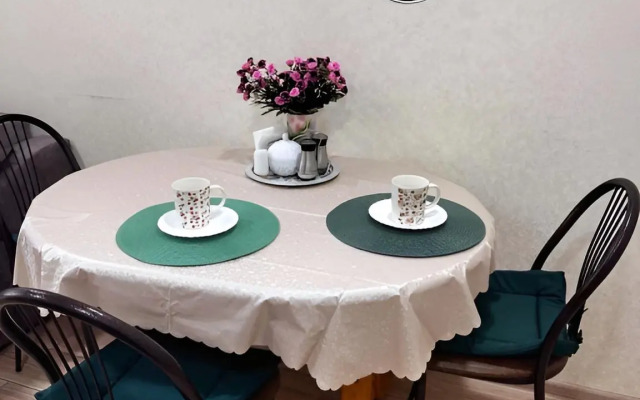 Uyutnaya Prostornaya Kvartira Flat