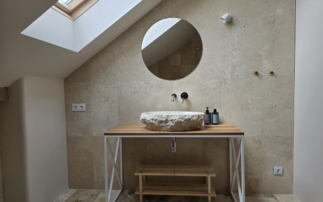 Mansarda S Vidom Na Verkhnee Ozero Flat