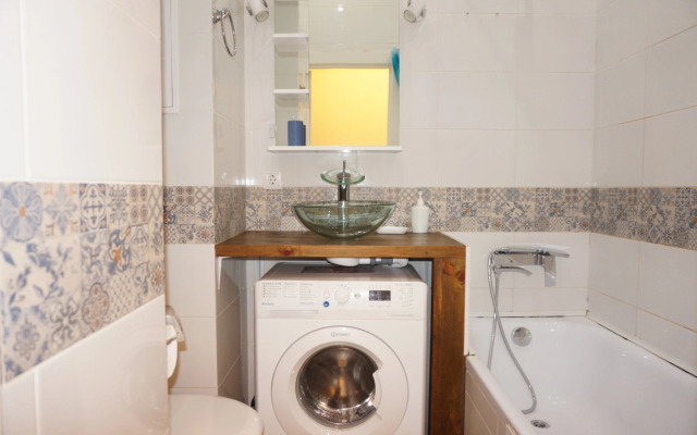 Apartments S Balkonom Uyutny Dom Na Smolnoy 44