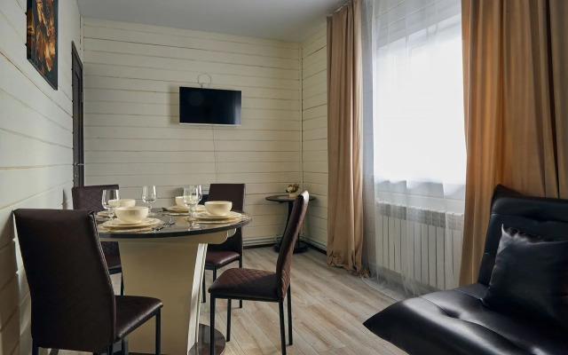 Апартаменты Трехкомнатные в Таунхаусе на Казамазова, 157