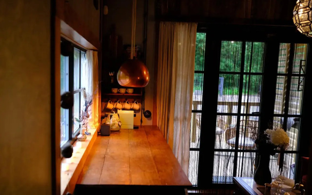 Частный дом Коттедж Шапки дача Vintage с камином