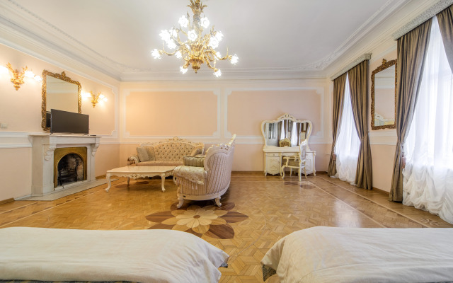 Квартира на Рубинштейна 4