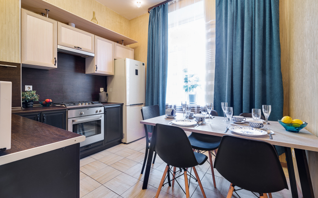 Квартира Трёхкомнатная на Петроградской