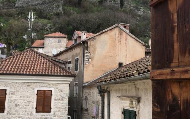 Hotel Athos Guesthouse