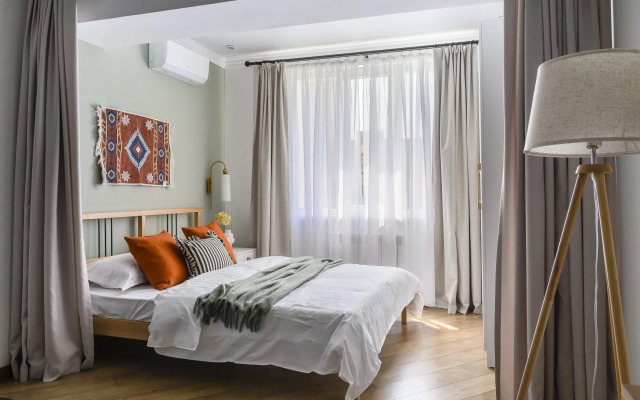 Arbat, Zolotoy Kvadrat, Istoricheskiy Tsentr Almaty Flat