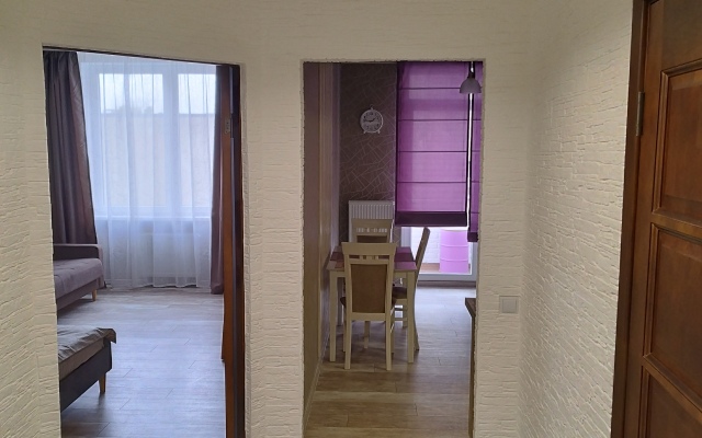 Апартаменты на Леонова