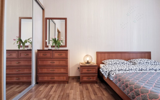 Uyutnye i Prostornye v Sovremennom Raione Apartaments