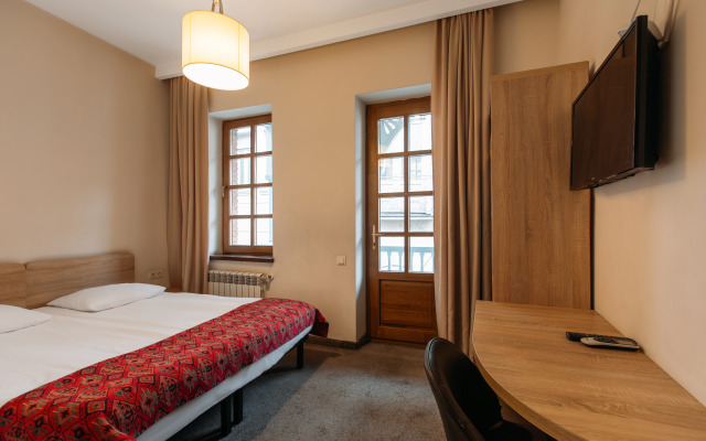 Отель Tekla Palace Block B by UrbanHotels