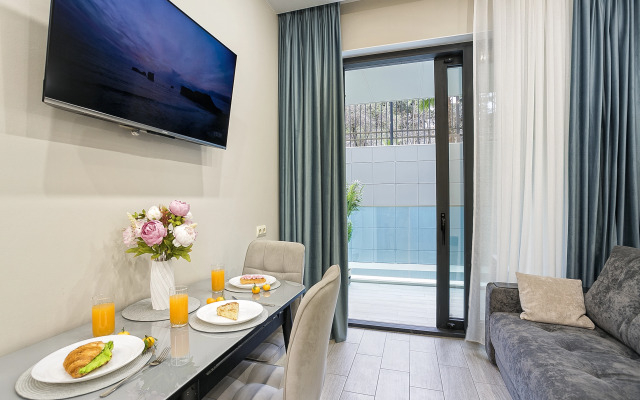 Апартаменты Скай Плаза Ялта у Моря