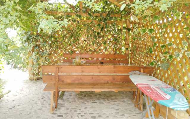 Gostevoy Dom Demerdzhipa Ulitsa, 84 Guest House