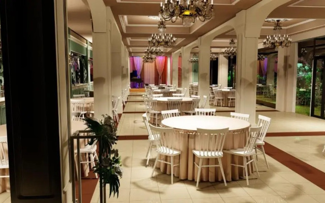 Cruise Hotel