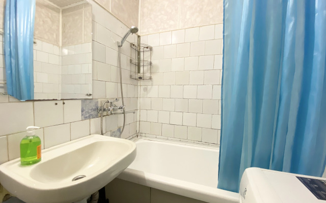Kvartira U Metro Grazhdanskiy Prospekt Apartments
