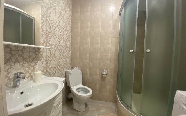 Na Kolmovskoy Naberezhnoy Flat