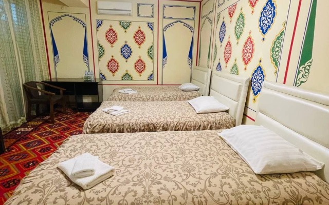 Chor Minor 100 m do starogo goroda s besplatnum bassejnom  Hotel